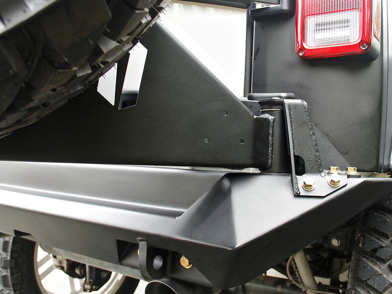 Fab Fours Premium Off The Door Tire Carrier